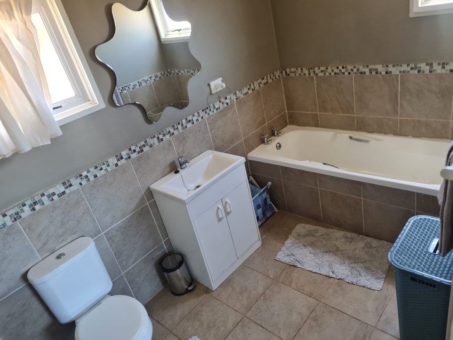 3 Bedroom Property for Sale in Jeffreys Bay Central Eastern Cape